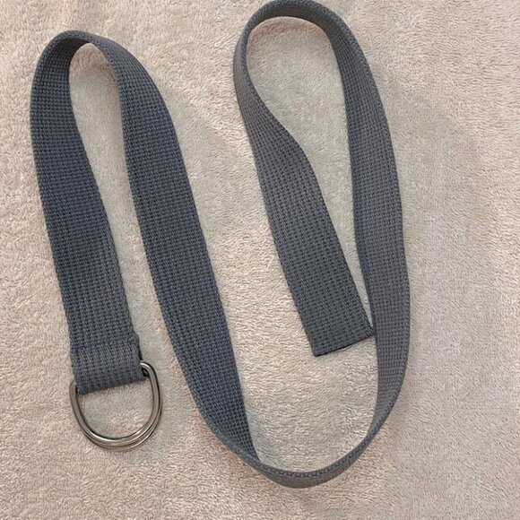 5/$25 Grey Woven Canvas Belt with D Style Buckle - Picture 6 of 6